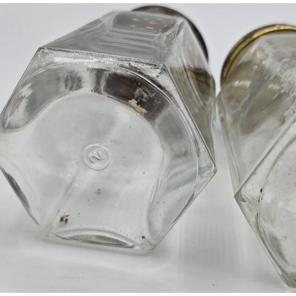 Vintage Glass Pair Salt & Pepper‎ Shakers